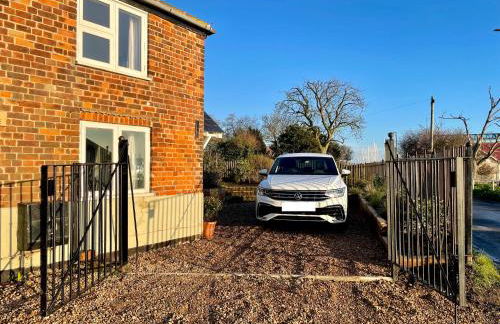 Cosy Coastal 2-Bedroom Cottage with Hot Tub and Log Burner - Foto 44