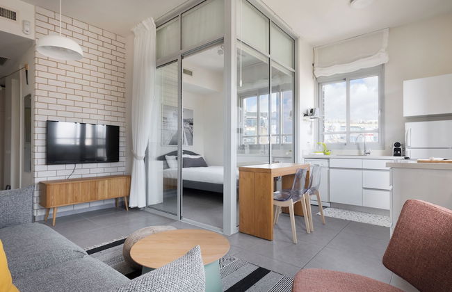 Bauhaus Boutique by TLV2rent - Photo 45