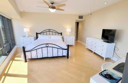 Luxurious and Spacious 2-Bedroom Condo Unit Downtown San Diego in the Heart of the Gaslamp Quarter - 30-Day Min recommended - 14-Day Min acceptable - Foto 16