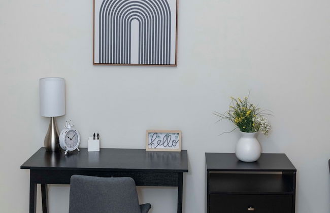 Cozy Studio Apt Close to the Gardens - King Bed - Foto 10