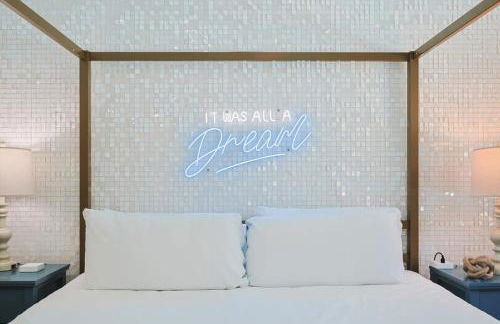 The Blue Holly - Bright & Spacious with a Pool - Foto 16