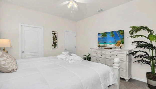 Luxury 6 Bed Private Pool Home In Solterra Resort 6 Bedroom Home by RedAwning - Foto 4, Habitación