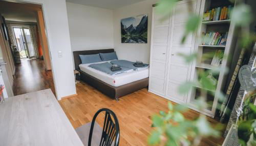 EulenNest Spacious Cozy Home with Private Garden - Foto 2