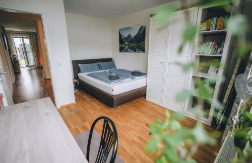 EulenNest Spacious Cozy Home with Private Garden - Foto 2