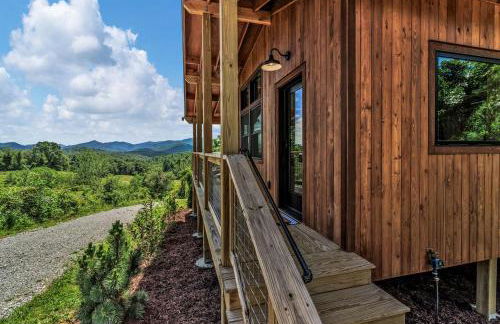Romantic Mountain Retreat with Hot Tub and Panoramic Views Near Marshall, NC - Foto 8