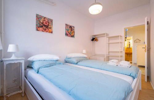 Charmante Wohnung -Altes Kino- 2SZ-2Bad-Terrasse-Netflix - Foto 4