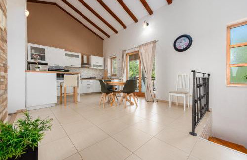 New! Holiday Home Tina with pool - Foto 14