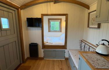 Shepherds Hut - Photo 11