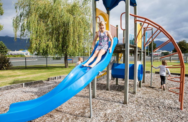 Te Anau Top 10 Holiday Park - Photo 71