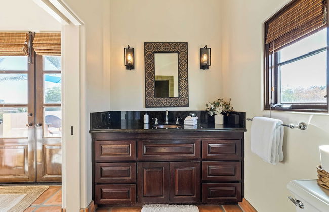 Luxe 7bdr Oasis w/ Pool, Putting Green, Game Room Villa Del Gallo by Avantstay - Foto 55