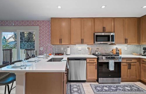 Cleveland Escape - Hot Tub - Karaoke Machine - Sleeps 12 - Foto 29