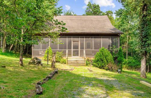 Screened Porch w Swing, Fire Pit, Grill & Deck - Photo 44