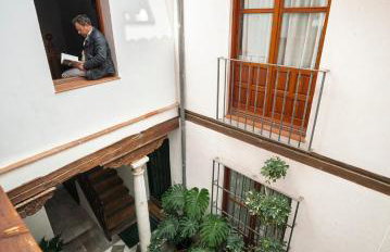 Spacious Sunny and Quiet Albayzin Apartment - Photo 24