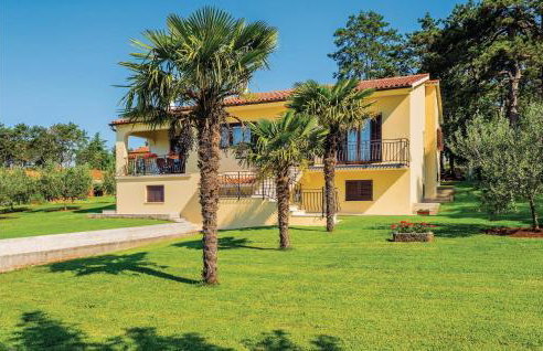 3 Bedroom Cozy Apartment In Nedescina - Foto 1