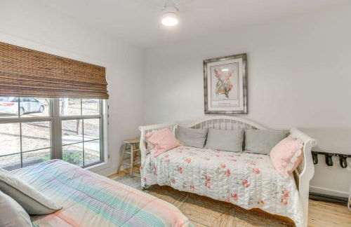 New 3BR Lakefront Home w Dock and Fishing Pond - Foto 9