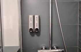 Indy Appart - T2 moderne - Eurexpo - Parking - Balcon vue - Calme Propre - Foto 16