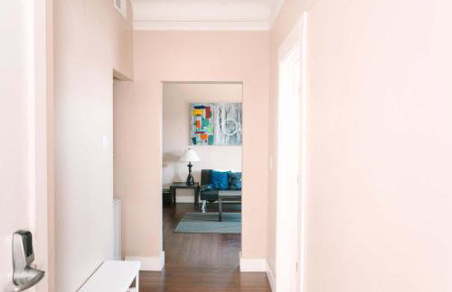 Acrisure Field - Off Street Parking - GroupStay - Foto 12