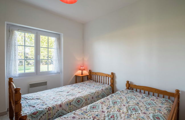 Spacious Holiday Home in Saint-nexans With Terrace - Foto 3