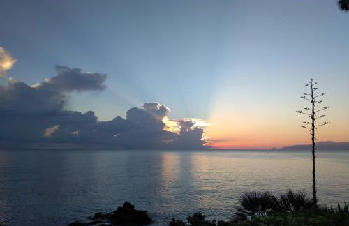 Alle due Torri, villa sulla roccia a picco sul mare - Foto 63