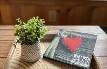 Sequoia Retreat- Spacious Cabin, Hot tub, & Sundeck - Foto 68