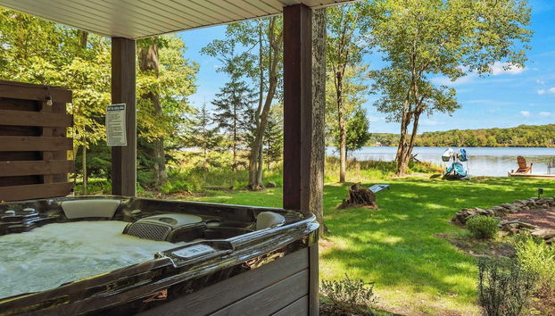 Lake Daze by Avantstay Lakefront w/ Modern Interior, Enclosed Porch & Hot Tub - Foto 3, Innenbereich