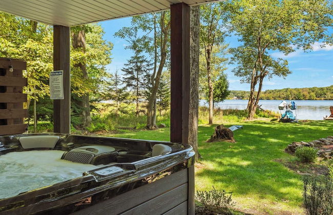 Lake Daze by Avantstay Lakefront w/ Modern Interior, Enclosed Porch & Hot Tub - Foto 3