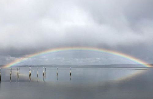 Incredible Sunset at Beachfront Glamping Cabin on Private, Herron Island with Fire Pit and Kayaking near Olympia, Washington - Foto 30