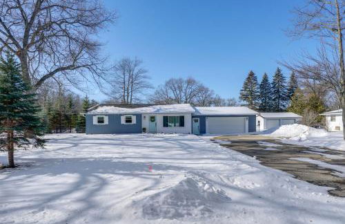 Deck, Fire Pit! Fully Updated Home Near Lake Huron - Photo 24
