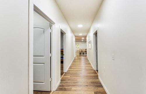 Lake-View Home in Statham with On-Site Fishing - Foto 11