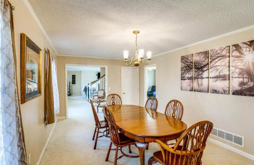 Near Lake Murray: Family Getaway w/ Screened Porch - Foto 13