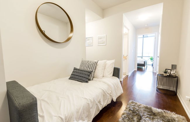 QuickStay - Luxury on Bay St. (Yonge & College) - Foto 22