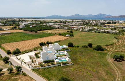 XENOS Villa 5 with a private pool near the sea - Foto 8