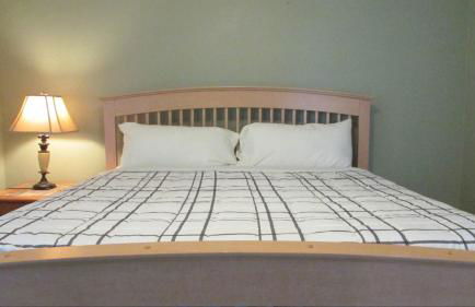 Cozy home near freeways w pool BBQ - Foto 17