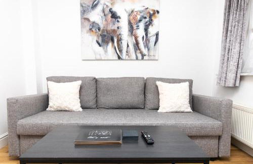 Newly Renovated Modern 3BR Home Near the River Thames - Foto 2