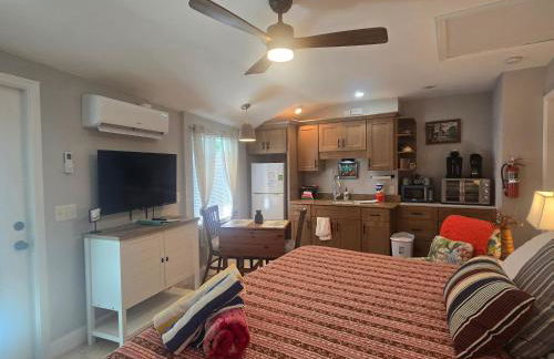 An Island Getaway at Palm Tree Villas - Photo 74