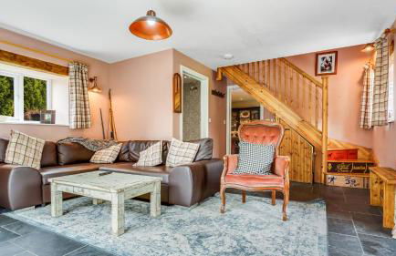 Mwsogl - Luxurious Family Fishing Lodge Near Aberaeron With Private Fishing - Photo 9