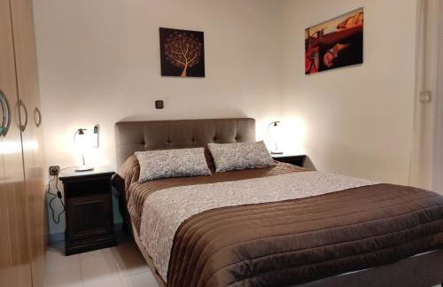 EfisHouse - Photo 22