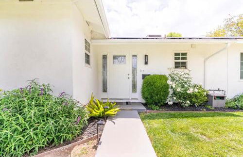 New luxury entertaining house with Pool Spa Sauna Tesla charger Pets - Foto 46