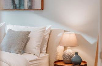 2 Bed Apartment Overlooking the Square Step Out to Shops & Dining - Foto 1