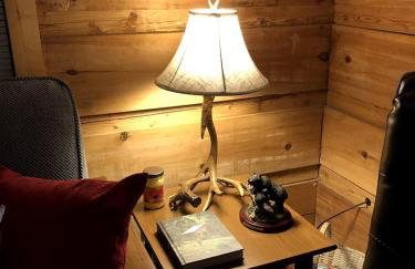 Romantic Log Cabin with Hot Tub near Cherokee National Forest, Tennessee - Foto 14