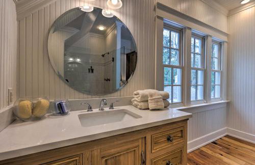 Luxe Fairhope Home with Covered Patio Walk to Bay - Foto 20