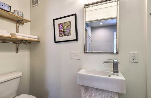 Walk to Beach from Chic Old Town Apartment with Yard - Foto 13