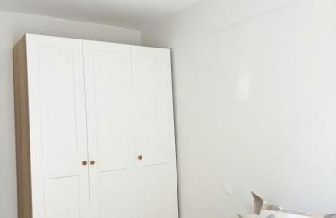 Rastro, Plaza Mayor and Madrid Río - Photo 7