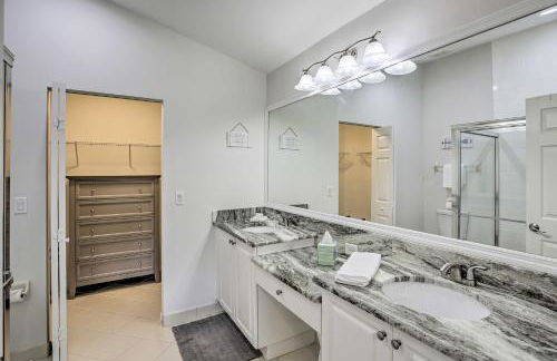 Bright and Airy Fort Myers Home with Pool Access! - Foto 14