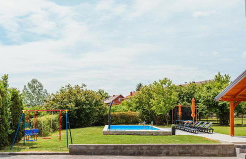 Beautiful Home In Dugo Selo With Wifi - Foto 13