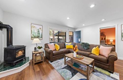 Sandy Cove on the North Shore -Lakeside Cottage with Pier Beach, and HOA Amenities - Foto 3