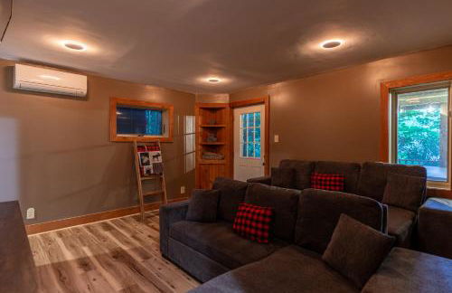 King Bed, Putt-Putt w/ Hot Tub, & Other Games - Foto 51