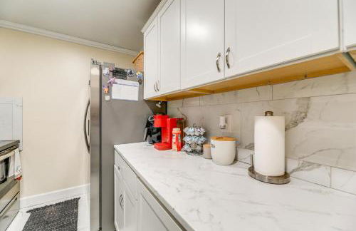 Secluded Newport Getaway with Fire Pit and Grill! - Foto 7