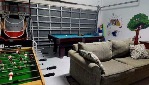 8 miles to Disney, 20 miles Universal, private pool, pool table, washer, dryer, cable, wifi, roku - Foto 2