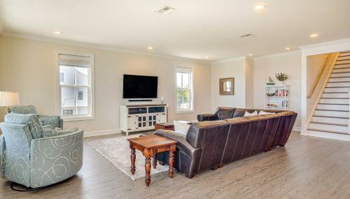 Walk to Beach Oceanfront Home with Outdoor Kitchen - Foto 4